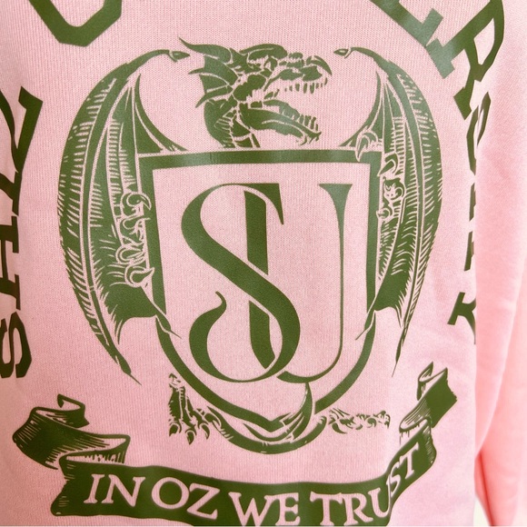 📚🐐Wicked Musical Elphaba-Inspired Shiz University Peach Crewneck Sweatshirt Sz L - Picture 5 of 9